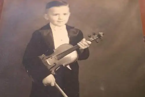 tolles altes Foto - kleiner Junge mit Geige , Violine ? 20-30er Jahre ?