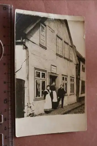 tolles altes Foto - Personen vor Haus Geschäft CL. Reppenhagen Schneidermeister