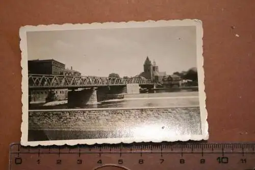 tolles altes Foto - Brücke - Kirche - Ort ???  30-40er Jahre ??