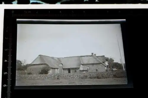 tolles altes Negativ - Hof - Gebäude  Reetdach - 20-40er Jahre