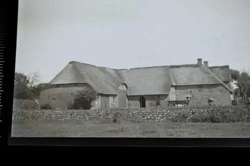 tolles altes Negativ - Hof - Gebäude  Reetdach - 20-40er Jahre 