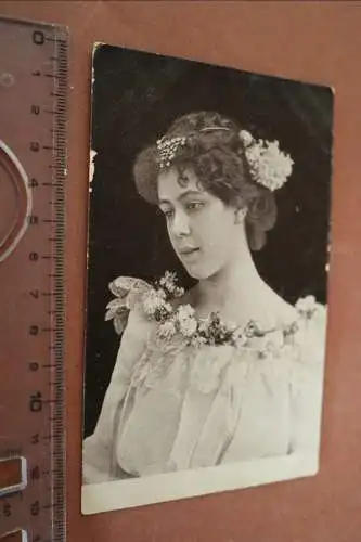 tolle alte Karte - Portrait einer hübschen Frau -  1907