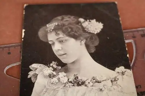 tolle alte Karte - Portrait einer hübschen Frau -  1907