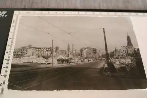 altes Foto - zerstörte Stadt im Wiederaufbau 1950 - Repro 