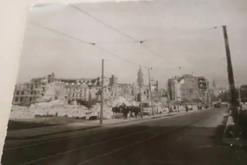 altes Foto - zerstörte Stadt im Wiederaufbau 1950 - Repro