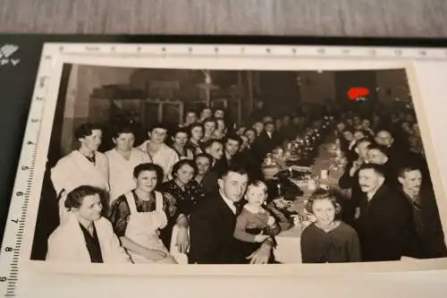 tolles altes Foto - Feierlichkeit - viele Personen - 30-40er Jahre 