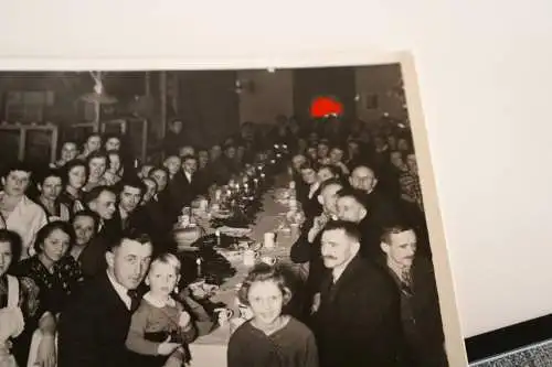 tolles altes Foto - Feierlichkeit - viele Personen - 30-40er Jahre 