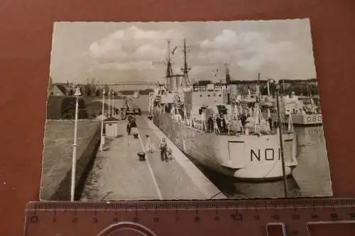 Tolle alte Karte - Kiel -  Schiffe der Marine in der Schleuse Holtenau sw.