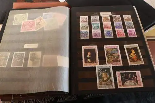 Konvolut Briefmarkenalben, Ganzsachen, Blöcke ,  DDR , altes Ausland