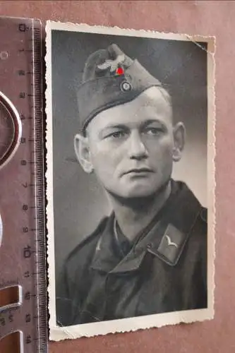 tolles altes Foto - Portrait eines Soldaten mit Schiffchen Luftwaffe 1940