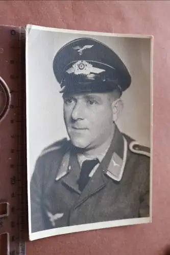 tolles altes Foto - Portrait eines Soldaten Schirmmütze  Luftwaffe