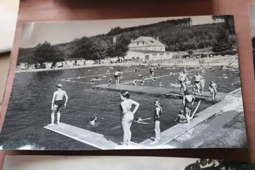 11 tolle alte Fotos und Negative - Freibad - Ort ?? Gebäude