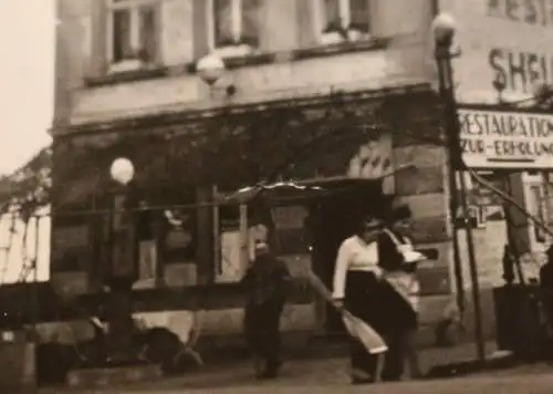 tolles altes Foto - Gebäude - Restauration Zur Erholung - Shell ?? Ort ???