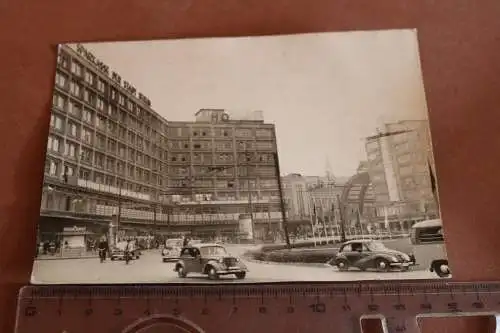 tolles altes Foto - Berlin Alexanderplatz 1955 - Sparkasse der Stadt Berlin