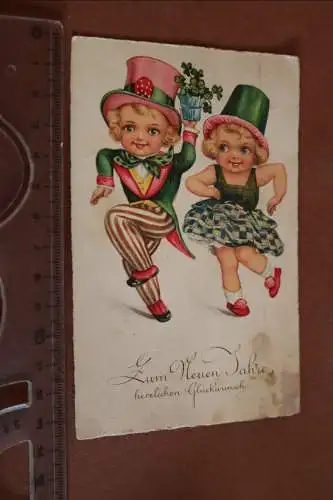 tolle alte Kitschkarte  Zum neuen Jahre - tanzendes Paar - irisch gekleidet 1930