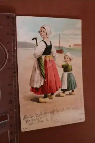 Tolle alte Künstlerkarte - Frau mit Tochter in Tracht - Holzschuhe  Niederlande