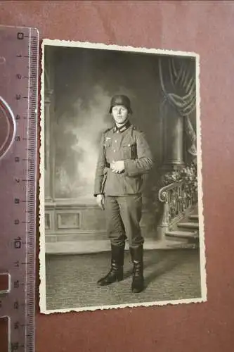 tolles altes Foto - Portrait eines Soldaten mit Stahlhelm - Altona