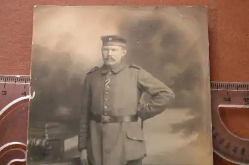 tolles altes Foto - Portrait eines Soldaten aufgenommen in Neumünster