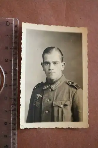 altes Foto - kleines Portrait eines Soldaten - 1940 
