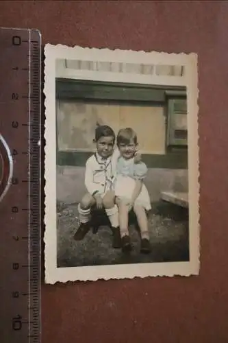 tolles altes Foto - Mädchen und Junge coloriert - 1943