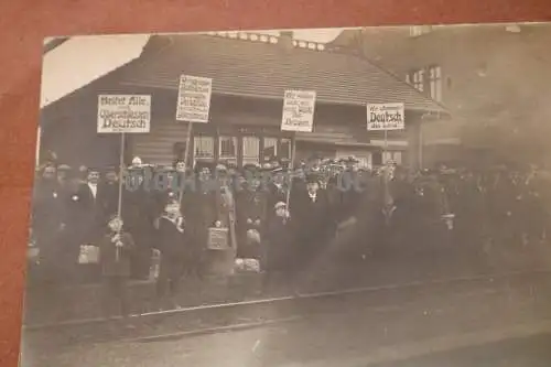 zwei tolle alte Fotos Demonstranten Bahnhof - Rathenow - Oberschlesien bleibt