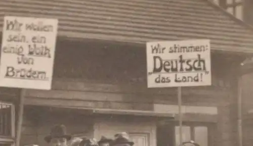 zwei tolle alte Fotos Demonstranten Bahnhof - Rathenow - Oberschlesien bleibt