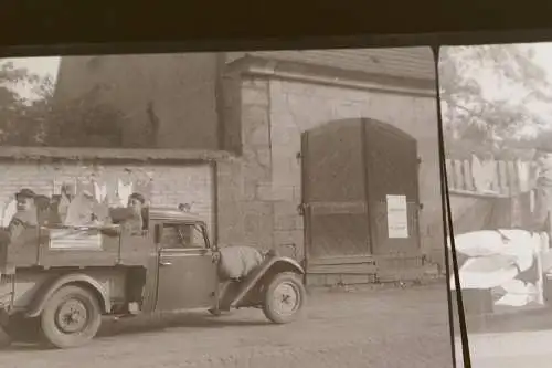 drei tolle alte Negative - Oldtimer Pritschenwagen - DDR - 50er Jahre 
