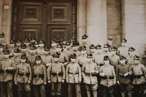 altes Foto Gruppe Soldaten - sächsische Jäger Tschako - Dresden ????