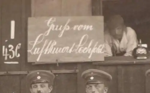 zwei alte Fotos - Gruppe Soldaten - Kiosk ??? Luftkurort Lechfeld  1909