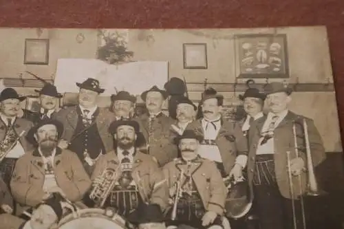 tolles altes Foto - Gruppe Musiker - Bayrische Tracht - Fasching 1914 - Dresden