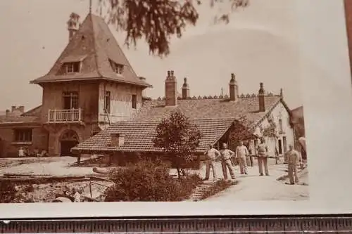 altes Foto - deutsche Soldaten - großes Gebäude - Frankreich ??? 1915