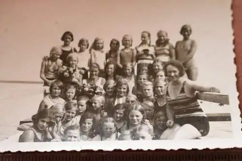 tolles altes Schulklassenfoto - Mädchen am Meer - 30-40er Jahre