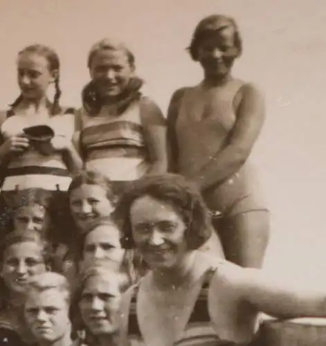 tolles altes Schulklassenfoto - Mädchen am Meer - 30-40er Jahre
