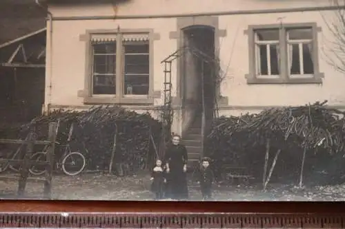 tolles altes Foto  Familie vor ihrem Haus - Unterschefflenz  ? 1915