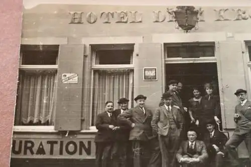 tolles altes Foto - Gruppe Männer - Hotel Drei Kronen - Köln - 1928