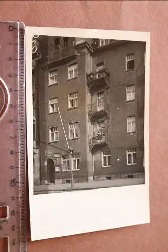 Tolles altes Foto - Häuserfront  Hausnummer 34 Möbel-Tischlerei H. Kuznia - Ort?