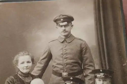 tolles altes Kabinettfoto - Portrait Soldat mit Familie - Recklinghausen