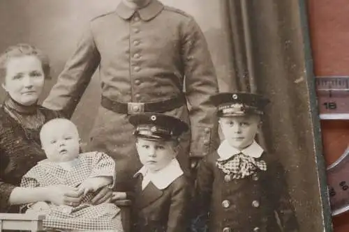 tolles altes Kabinettfoto - Portrait Soldat mit Familie - Recklinghausen