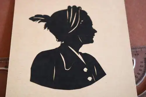 tolle alte Karte mit Scherenschnitt Portrait einer Frau - Alter ??? 
