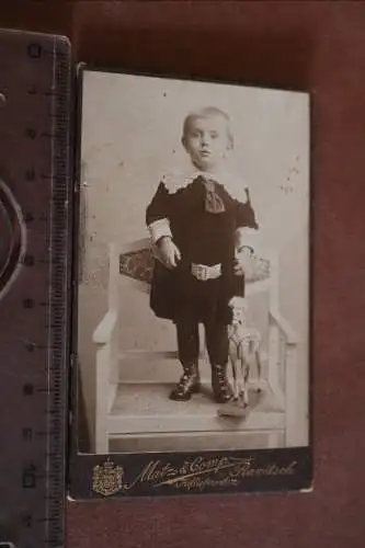 tolles altes CDV Foto - kleiner Junge auf Stuhl - Rawitsch 