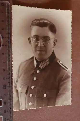 Tolles altes Foto - Portrait eines Soldaten , Beamter ? mit Brille