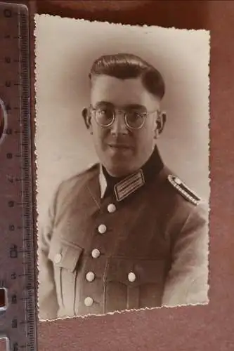 tolles altes Foto - Portrait eines Soldaten , Beamter ? mit Brille