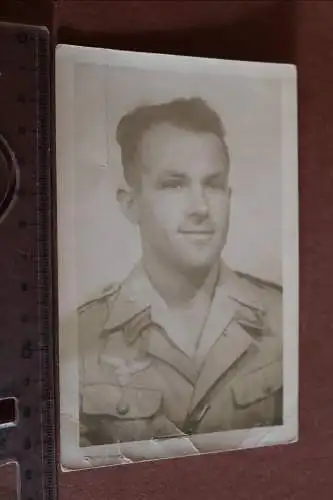 Tolles altes Foto - Portrait eines Soldaten Luftwaffe Tropenuniform  EK II Band