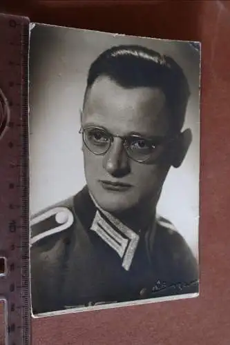 tolles altes Foto - Portrait eines Soldaten mit Brille  - Fotograf K. Berger 