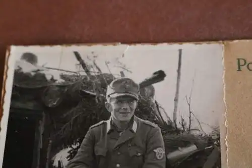 tolles altes Foto - Portrait eines Soldaten - Polizei-Div.  vor Unterstand