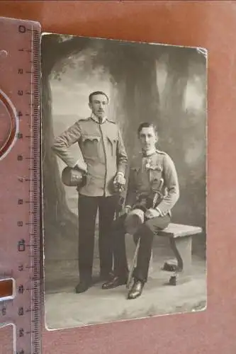 Altes Foto - zwei österreichische Soldaten , einer mit Orden - Feldpost 1915