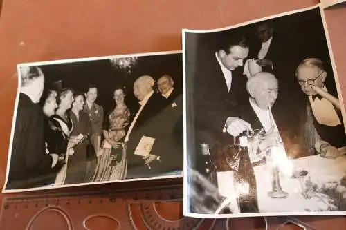 zwei tolle alte Pressefotos ? Dr. Theodor Heuss in Bremen Schaffermahlzeit 1955