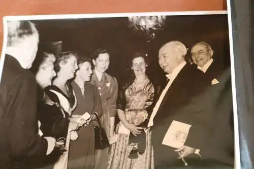 zwei tolle alte Pressefotos ? Dr. Theodor Heuss in Bremen Schaffermahlzeit 1955