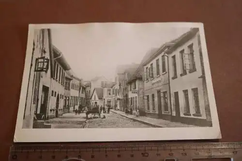 tolles altes Foto - Strassenzug Häuser Gastwirtschaft - Ort ?? Repro ???