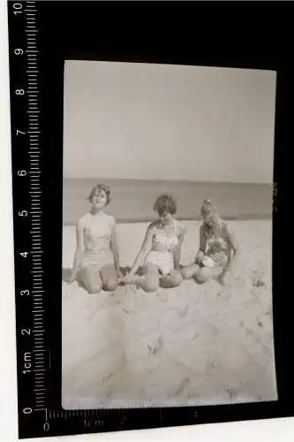 Tolles altes Negativ -drei Mädels am Strand - 50-60er Jahre